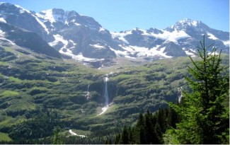 Bergmassiv im Berner Oberland